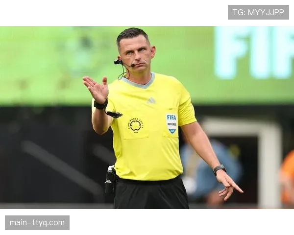 裁判安排:名哨迈克尔·奥利弗将执法利物浦对阵曼城的焦点战役 裁判安排:名哨迈克尔·奥利弗将执法利物浦对阵曼城的焦点战役