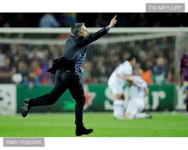 诺坎普球场启用新一代全息投影技术,庆祝画面实时呈现于赛场中央 诺坎普球场启用新一代全息投影技术,庆祝画面实时呈现于赛场中央